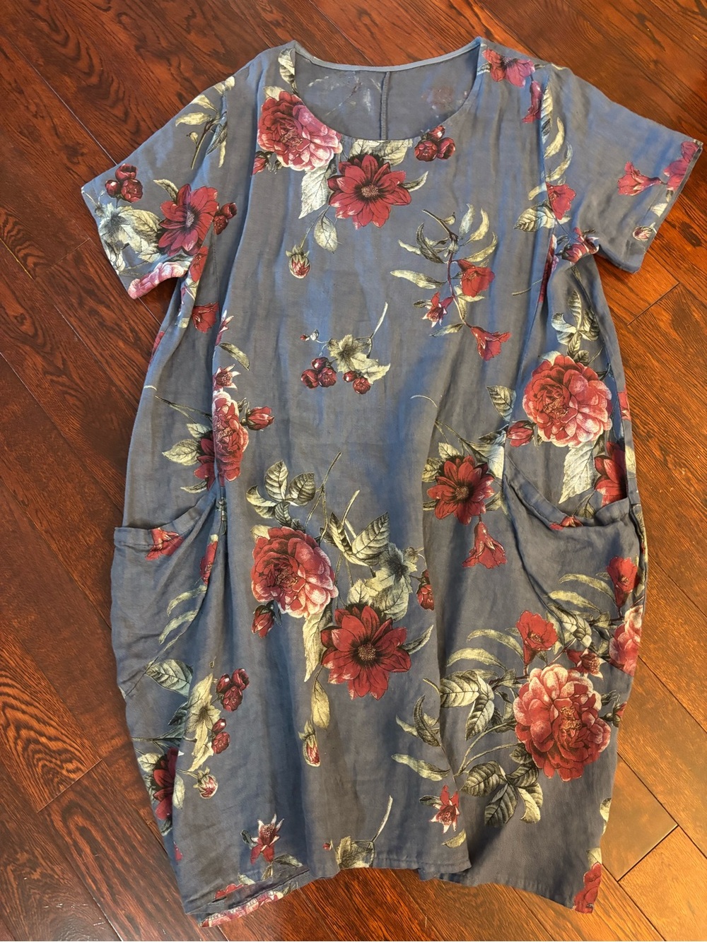 NWOT Linen (100%) Dress 
Made and Bought in Italy 🇮🇹 
Size Women’s L/XL